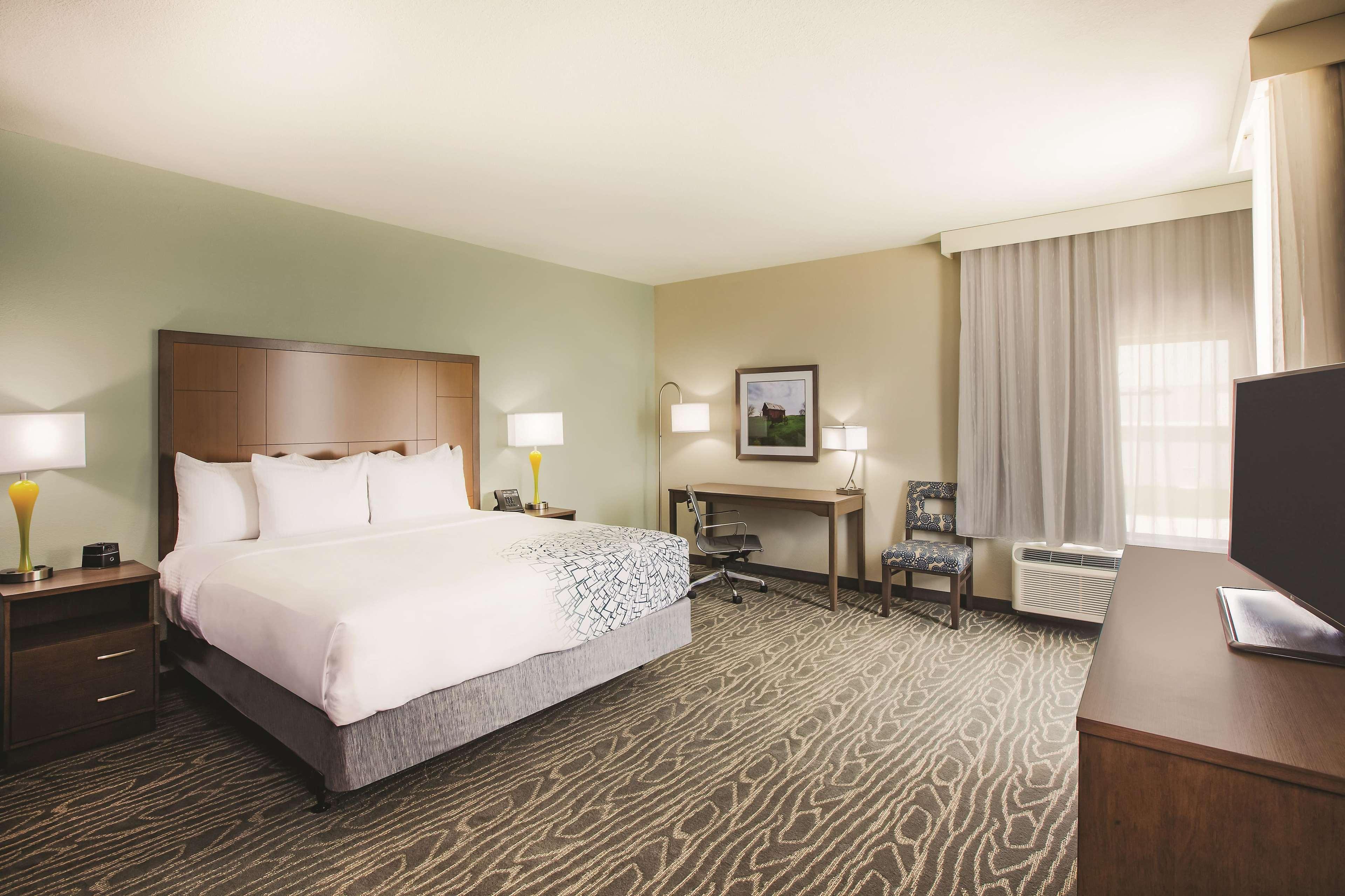 Hotel La Quinta By Wyndham Wichita Northeast Exterior foto